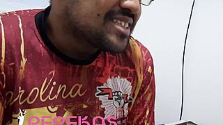 Vivi Pays Technician with Pussy