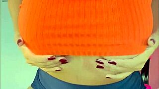 Hot young girl gets pussy broken