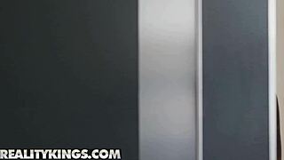 samantha cruz and katty soarez squirt in bathroom lesbian fun