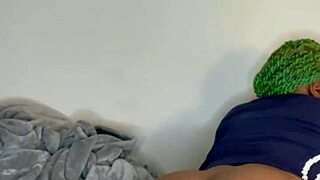 humping my pillow after gym with teen pussy lips 😊