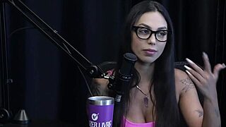 didy reis got hacked and discovered she's an exhibitionist while recording with maximo garcia 😏🔥