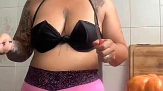 I'm making dinner for my husband's friend, and I'll be the dessert