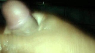 i'm masturbating in the bathroom, can't hold back