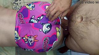 Se Não Me Der a Buceta Virgem Conto para Sua Madrasta Sobre Piercing Que Você Pôs no Peito - Teen 18+s 18