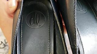 denne strømpebukse-luder driller med snavset snak i hjemmelavet barberet action