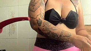 I'm making dinner for my husband's friend, and I'll be the dessert