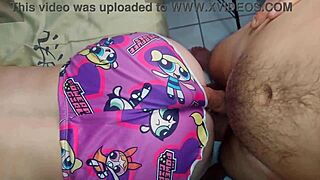 Se Não Me Der a Buceta Virgem Conto para Sua Madrasta Sobre Piercing Que Você Pôs no Peito - Teen 18+s 18