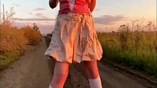 uh, watch elza kom dance so sexy!