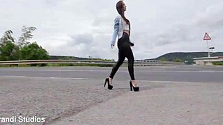 Kristy Black Endures Rough 4on1 Anal Sex With Bbc