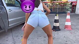 Tava Dançando No Posto De Gasolina Encontrei Com Um Novinho E Transei Com Ele No Banheiro Do Posto Sem Camisinha E Depois Fui Pro Motel