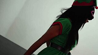 Ta lahodná sexy brunetka chce intenzivní sexuální fantazii