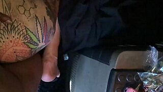 TreyLongzXXX og Gia Lovely i anal leg inde i 18-hjulet, POV slow motion