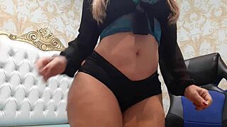 Watch this mature latina milf shake her big ass in tight shorts on webcam