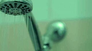 Yo, futuristische milf steelt maagdelijkheid van nerdy meisjes in ruw trio! 🔥