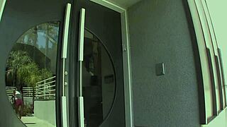 Micuță, drăguță și sexy fată futută tare în sesiune rapidă sălbatică