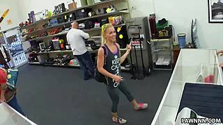 Wow, Country Girl Sucks Cock For Cash At XXX Pawn!