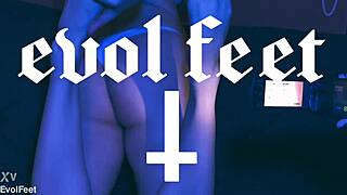 your mouth craves my feet, latina femdom takes control tonight