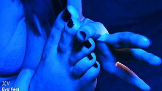 your mouth craves my feet, latina femdom takes control tonight