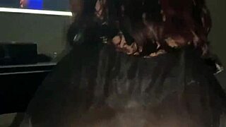 Ali ljubiš zvok moje upognjene rite za velik kurac in creampie?