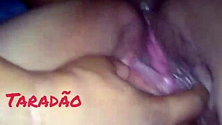 Puta safada chupando meu pau in a wild, intense session