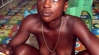 Crazybitch twerks naked before banging her big dildo in ass and pussy! 😜