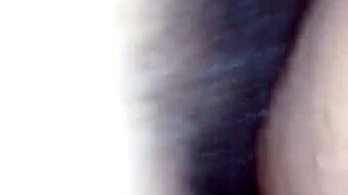 Uživanje u intimnim trenucima s igračkama i dildosima