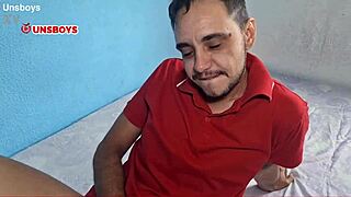 This guy reveals his secret in bareback blowbang action