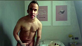 Horny London Fucker Shows Big Ass on Solo Cam