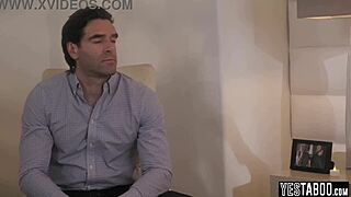 Busty milf threesome 😍