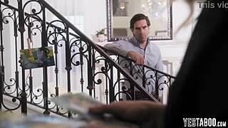 Busty milf threesome 😍