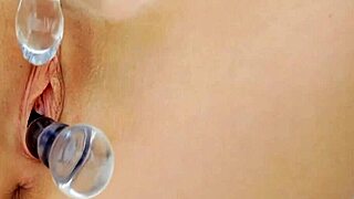 toying feels amazing for this teen 18+ wet pussy! 😍