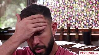 dude, this guy’s banging his petite 18+ lesbian friend and finishing inside her! 😲