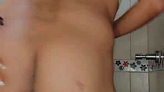 sexy trans babe puts it in deep