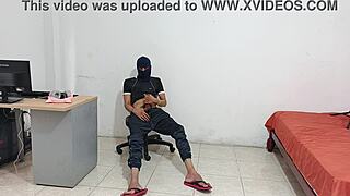 Big Cock Wants Stepsister