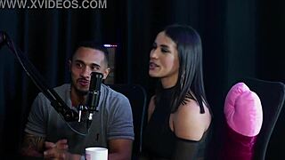 Naughty teen shows tits, gets pussy licked 😈 - Val Mineirinha