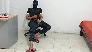 Big Cock Wants Stepsister