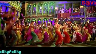 Kareena's Hottest Navel Show