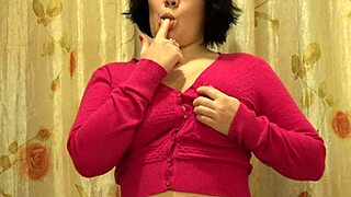 Milf with Beautiful Ass and Hairy Pussy Masturbates in Amateur Solo Video