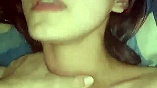 She Screams Rich with Every Wild Move in Bed