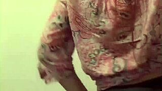 I’m obsessed with watching her sexy American ass dance and roc that booty!