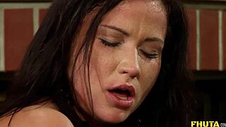 ก้นสวยและนมธรรมชาติติดสาวสามคน