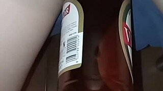 gretala incinta è molto eccitata