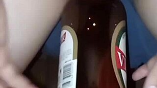 gretala incinta è molto eccitata