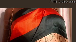 Solo teen 18+ girl fingers wet pussy in steamy amateur clip