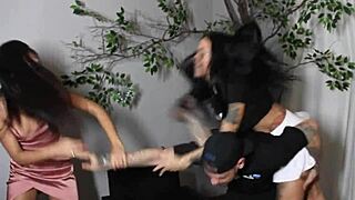 Comi a Mina da Escola e Fui Pego no Flagra