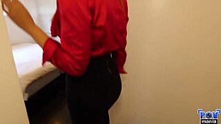 Sexy Mature Cougar Lauren Phillips Rides Big Ass Redhead Pawg with Bouncy Tits Intensely