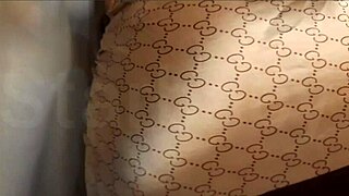 Solo teen 18+ girl fingers wet pussy in steamy amateur clip