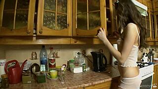 Teen Pauline's oily dildo session getting frisky?