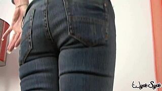 Milf On Milf Curvy Lesbians Alexis Golden