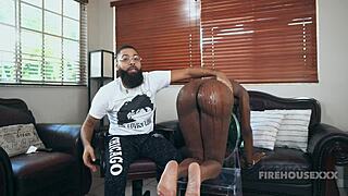 Sloppy Blowjob Distracts Game Stream